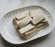 菠菜烧豆腐做法图解1)