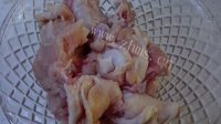 美味的胡椒啫啫滑鸡煲做法图解2)
