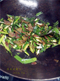 好吃的蒜苗炒腊肉做法图解8)