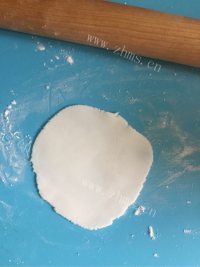 美味的奶黄水晶饺做法图解3)