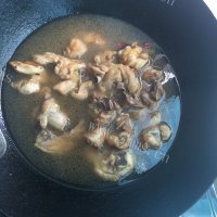 香喷喷的鸡肉炖粉条做法图解3)