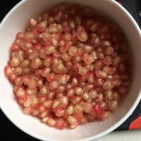 好喝的鲜榨石榴汁做法图解2)