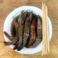 脆脆的烤串串虾做法图解1)