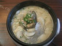 美味的三文鱼头火锅做法图解11)