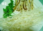 家常菜针菇伴干丝做法图解2)