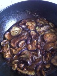 色味俱佳的肉末茄子做法图解5)