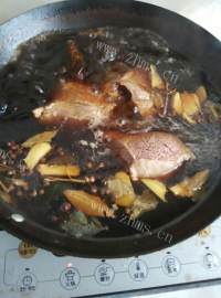 食欲满满的卤牛肉做法图解6)