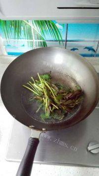 家常菜香椿拌豆腐做法图解2)