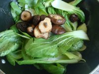 鲜美可口的香菇油菜做法图解4)