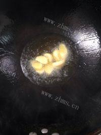家常的板栗烧排骨做法图解1)