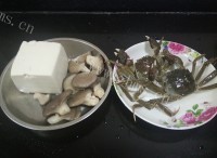 美味螃蟹豆腐姬菇羹做法图解1)