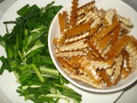家常菜韭菜炒豆干做法图解1)