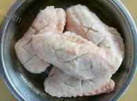 美味的咖喱鸡翅饭做法图解2)