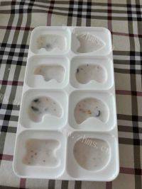 美味的蓝莓酸奶雪糕做法图解4)