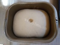 自制椰蓉面包做法图解2)