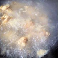 美味的红烧鸡翅根做法图解2)