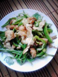 家常青椒炒鸡蛋