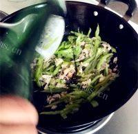下饭的青椒肉丝做法图解8)