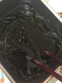 诱人的凉拌海带丝做法图解6)