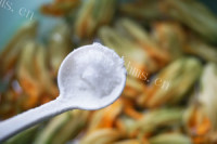 美味的酿南瓜花做法图解2)