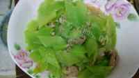 香飘十里的莴笋炒肉做法图解7)