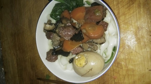 特色美食红烧牛肉面