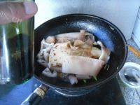 家常菜红烧肉皮做法图解8)
