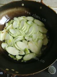 美味的丝瓜蛋花汤做法图解6)