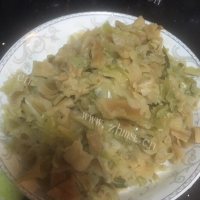 可口包菜干焖肉做法图解2)