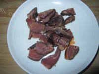 家常菜土豆片炒腊肉做法图解2)