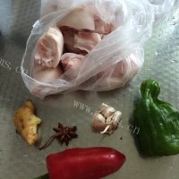 美味的红烧猪蹄做法图解1)