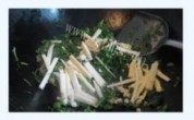 自己做的荠菜炒年糕做法图解4)