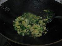 蔬菜蛋炒饭做法图解7)