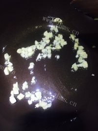 美味的蕃茄鸡蛋面做法图解3)