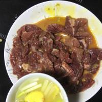 想念的小酥牛肉蒸碗做法图解7)