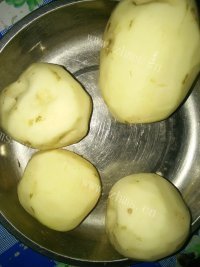 土豆炖排骨做法图解1)