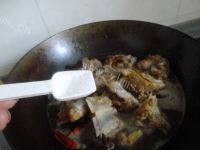 家常菜土豆豆角炖排骨做法图解6)