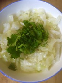 简单的凉拌包菜做法图解4)