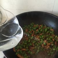 特色美食豆角焖面做法图解7)