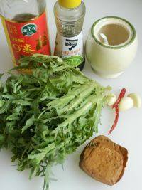美味香干拌苦菊做法图解1)