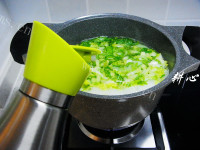 靓丽白菜昆布味增汤的做法图解五