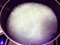 美味营养的皮蛋瘦肉粥做法图解1)