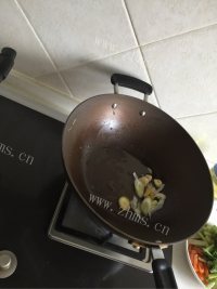 色香味浓的豆角炖粉条做法图解3)