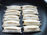 牛肉锅贴做法图解7)