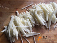 家常菜麻辣土豆丝做法图解3)