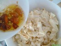 简易黄瓜拌油豆皮做法图解9)