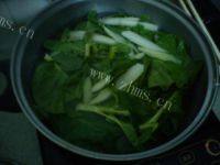 简易的腊肉炒芥兰做法图解2)