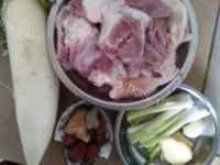 美味营养的羊肉炖萝卜做法图解1)
