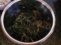 鲜香的凉拌芹菜叶