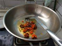 家常菜蟹粉豆腐做法图解8)